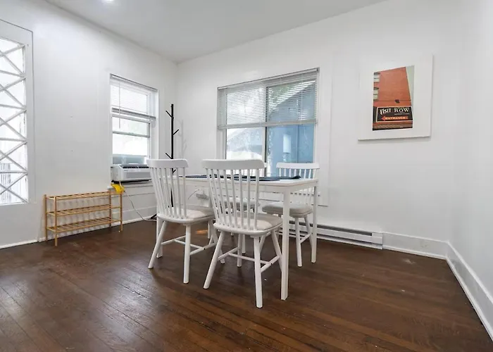 Modern 2-bedroom House With Free Parking And Convenient Location * Skokie