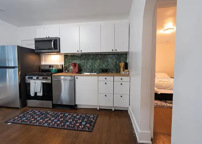 Modern 2-bedroom House With Free Parking And Convenient Location * Skokie